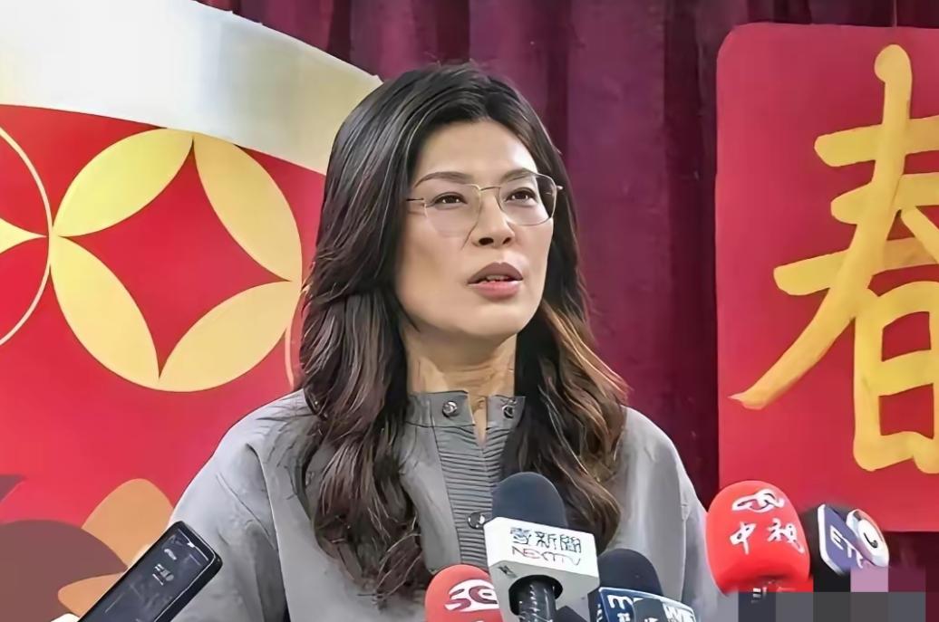 郑丽文表示：“我父亲并非 1949 年随迁台湾，而是上世纪 50 年代辗转金三角