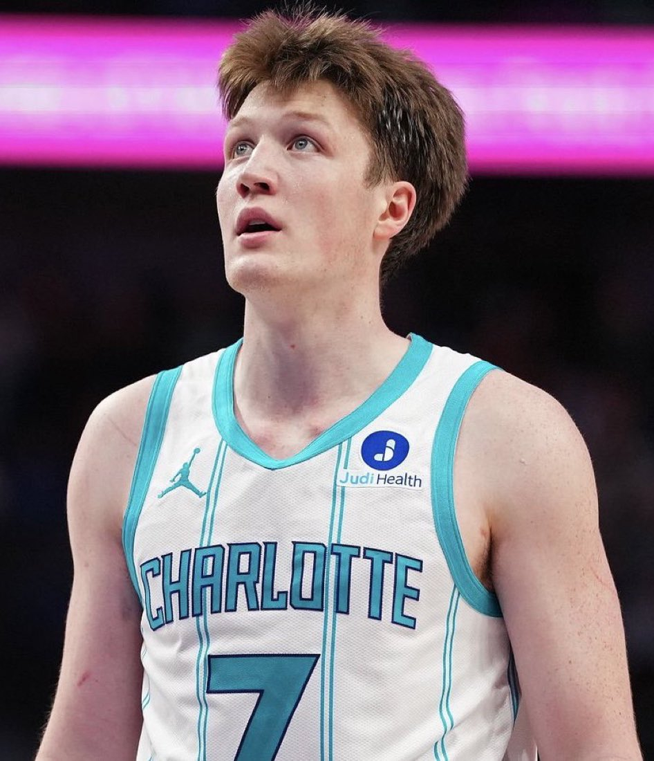 黄蜂战胜公牛克努佩尔最快200记三分先生 克努佩尔本赛季第58场比赛，命中三分2