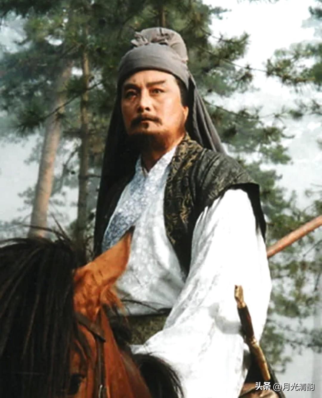 卢俊义最大的资本，是他的武功和财富；而他最大的弱点，就是太相信自己的眼睛，太看不
