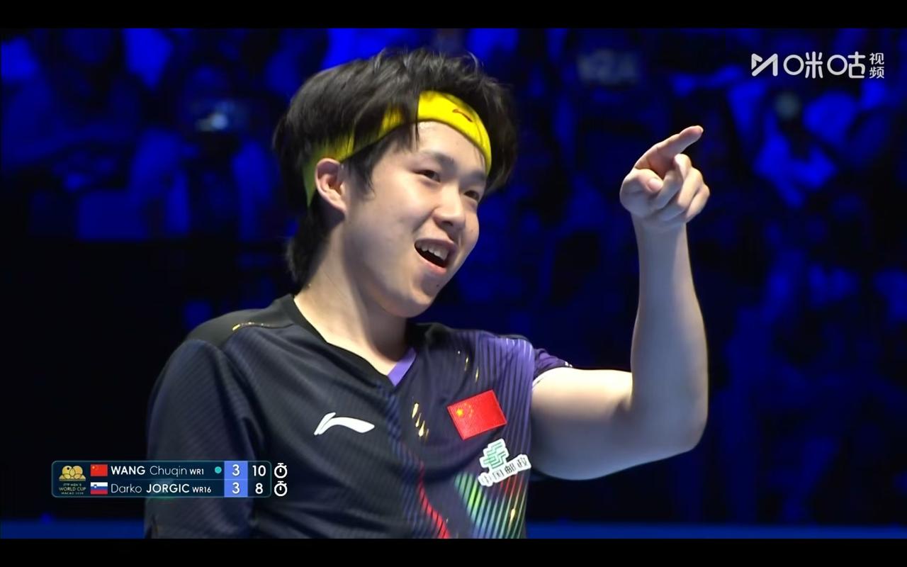 危难之际，方显英雄本色；惊天逆转，才见楚钦笑容；王楚钦一直在战斗，国男乒依然很坚