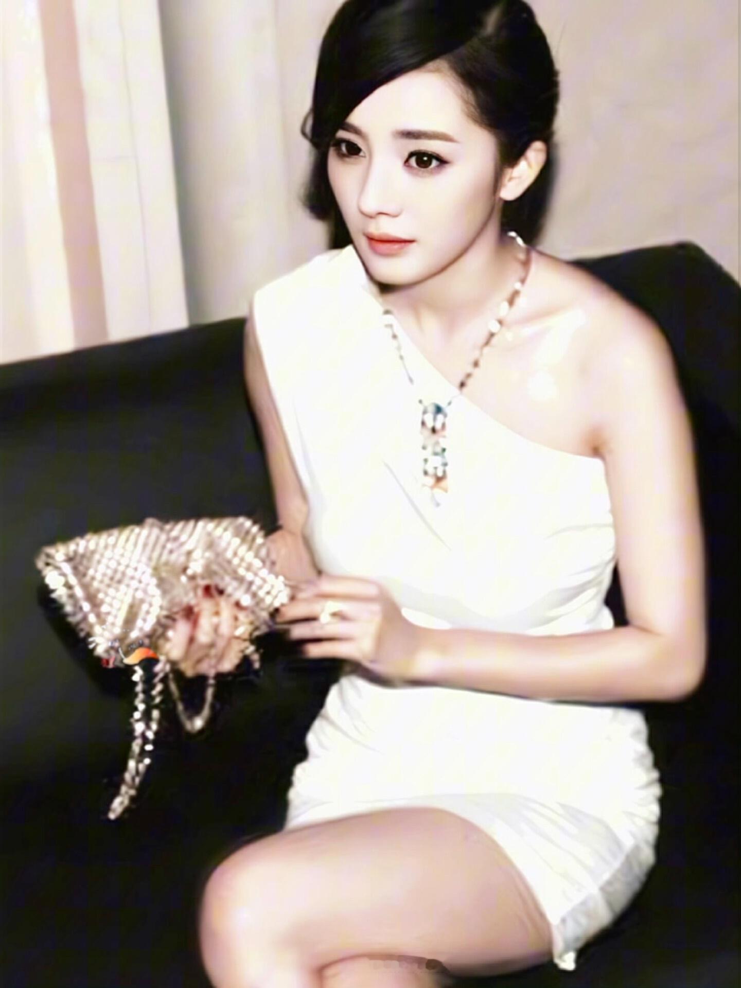 杨幂  早早早！一张早期权威图燥候vc美幂