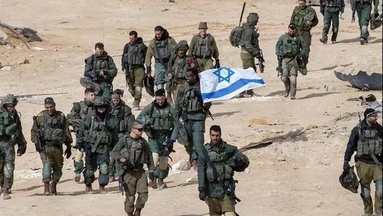 看来，现在美以密谋打伊朗，另有所图啊。
    一支以色列部队3日早间越过黎以临