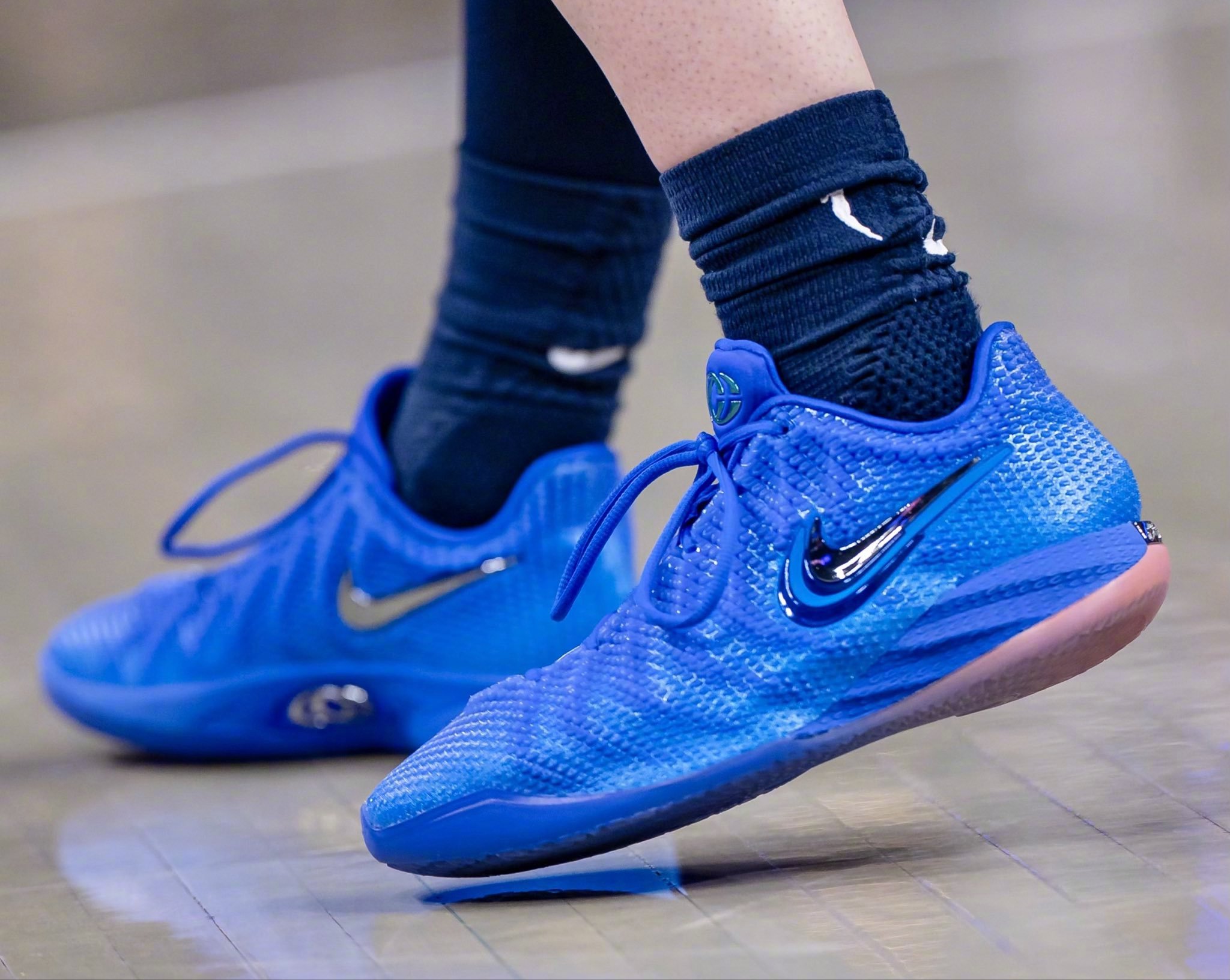 目前已经亮相的多个Nike  Caitlin 1配色。 