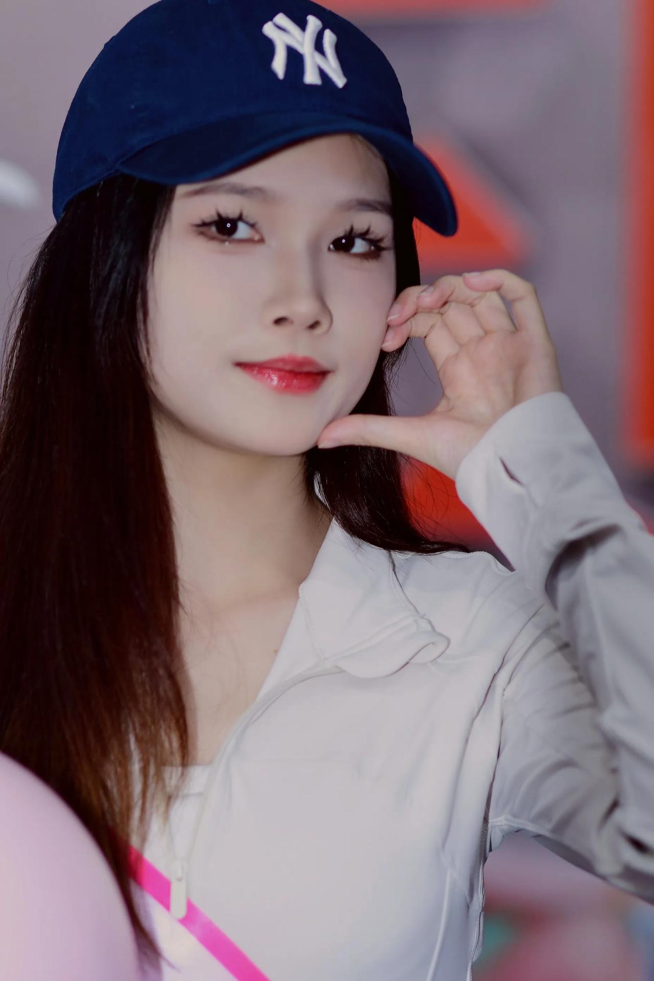 元气少女穿搭指南👒👗✨公园随手拍花朵 纯真少女感穿搭 时尚少女感穿搭 粉嫩少
