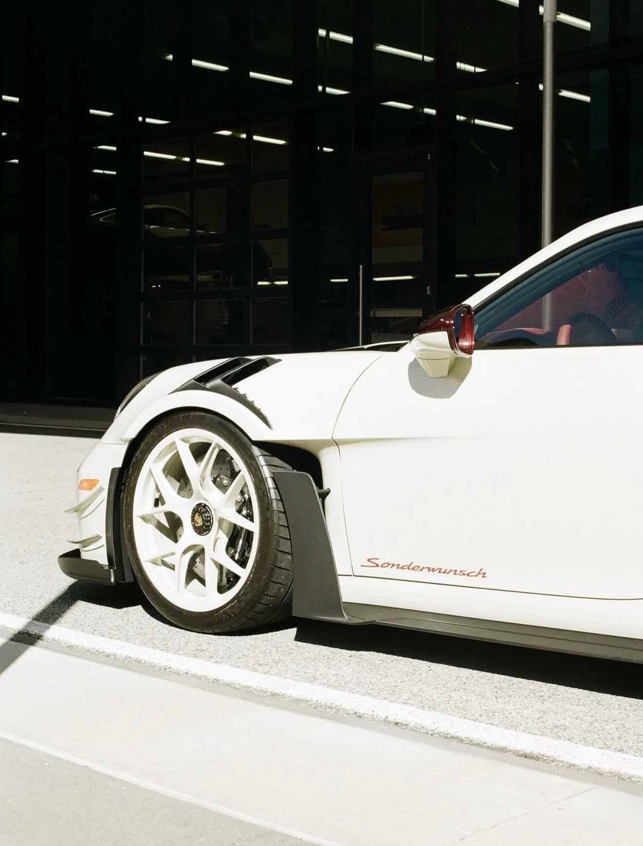 Manthey Racing 992 GT3 RS 油漆：Geyser Grey