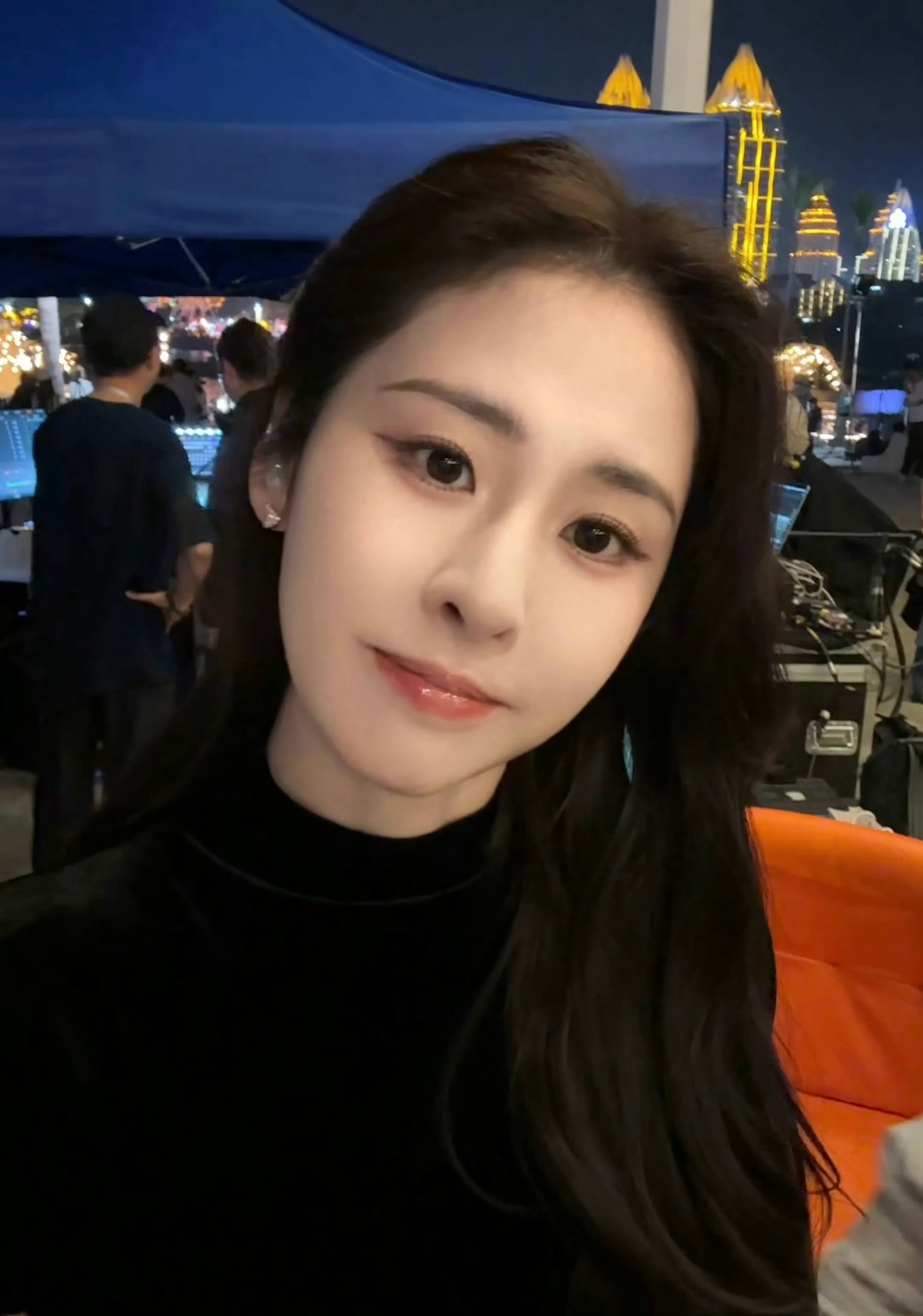 倒数第一会自拍正数第一萌