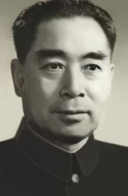 1949年新中国成立，中央人民政府设立6名副主席，唯独手握顶级资历的周恩来，只接