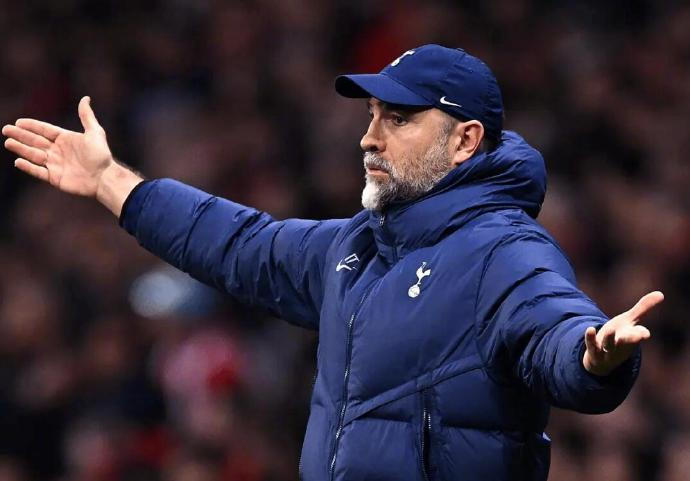 热刺考虑解雇图多尔  据talkSPORT了解，热刺正在考虑在周末前解雇图多尔。