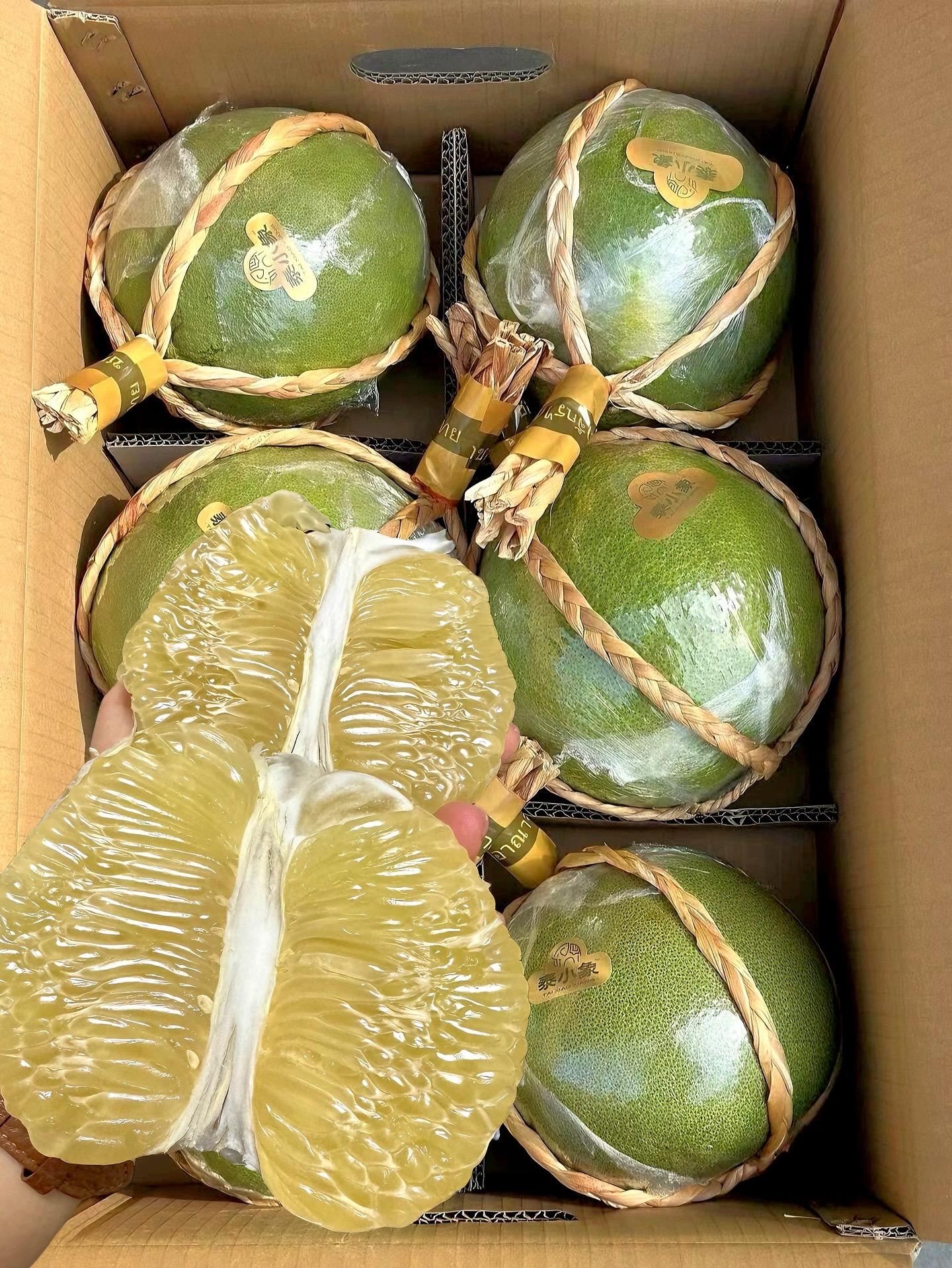 姐妹们，大家心心念念“青皮柚子”来了！我的乖乖呀这么好吃的青皮柚子我还...