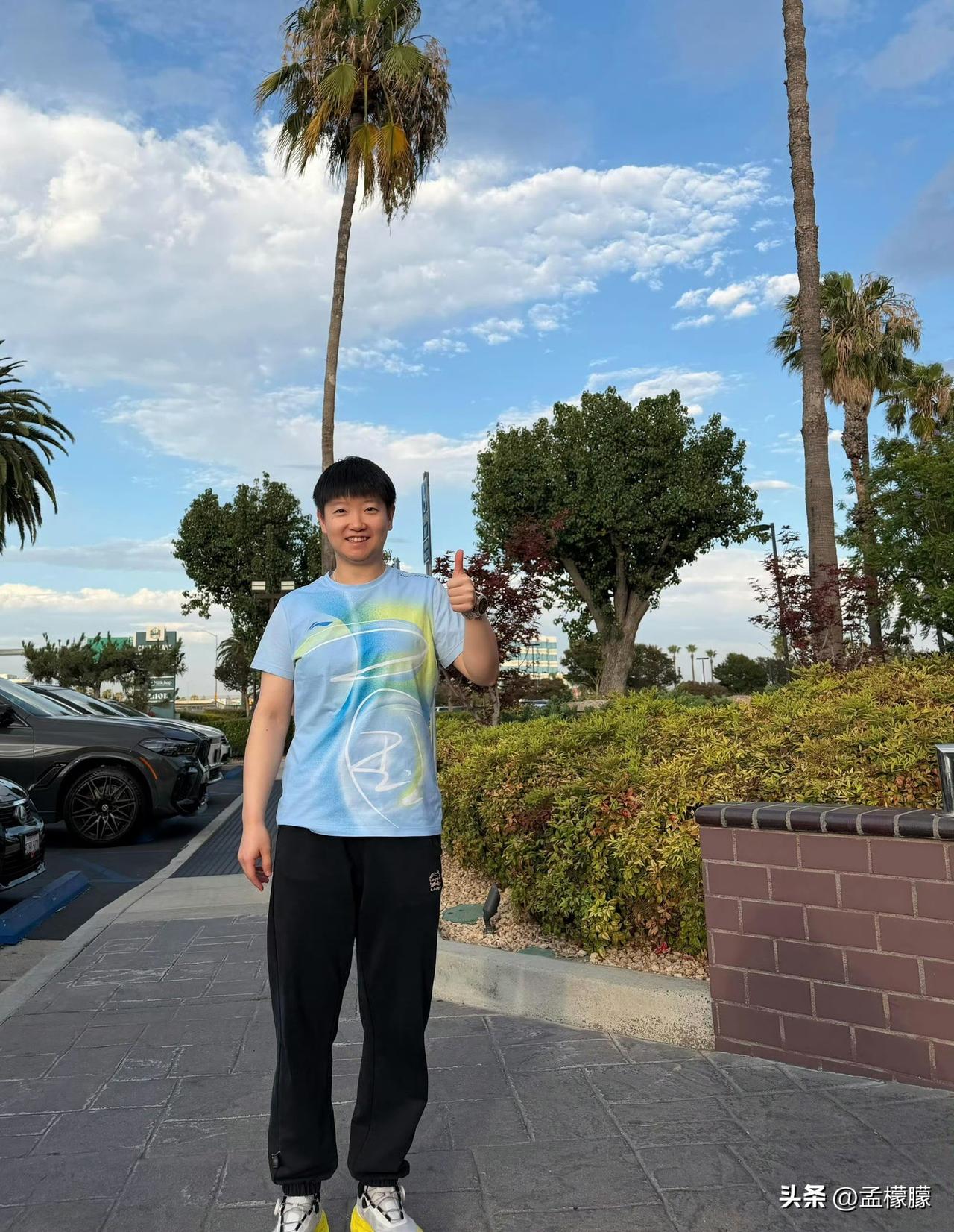 孙颖莎ins：LA, keep fighting 🏓🏓
孙颖莎 乒乓球