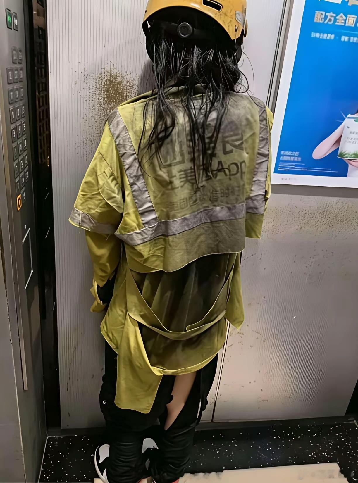 外卖员个人卫生差成这样，还能送外卖，平台难道不管吗？ ​​​
