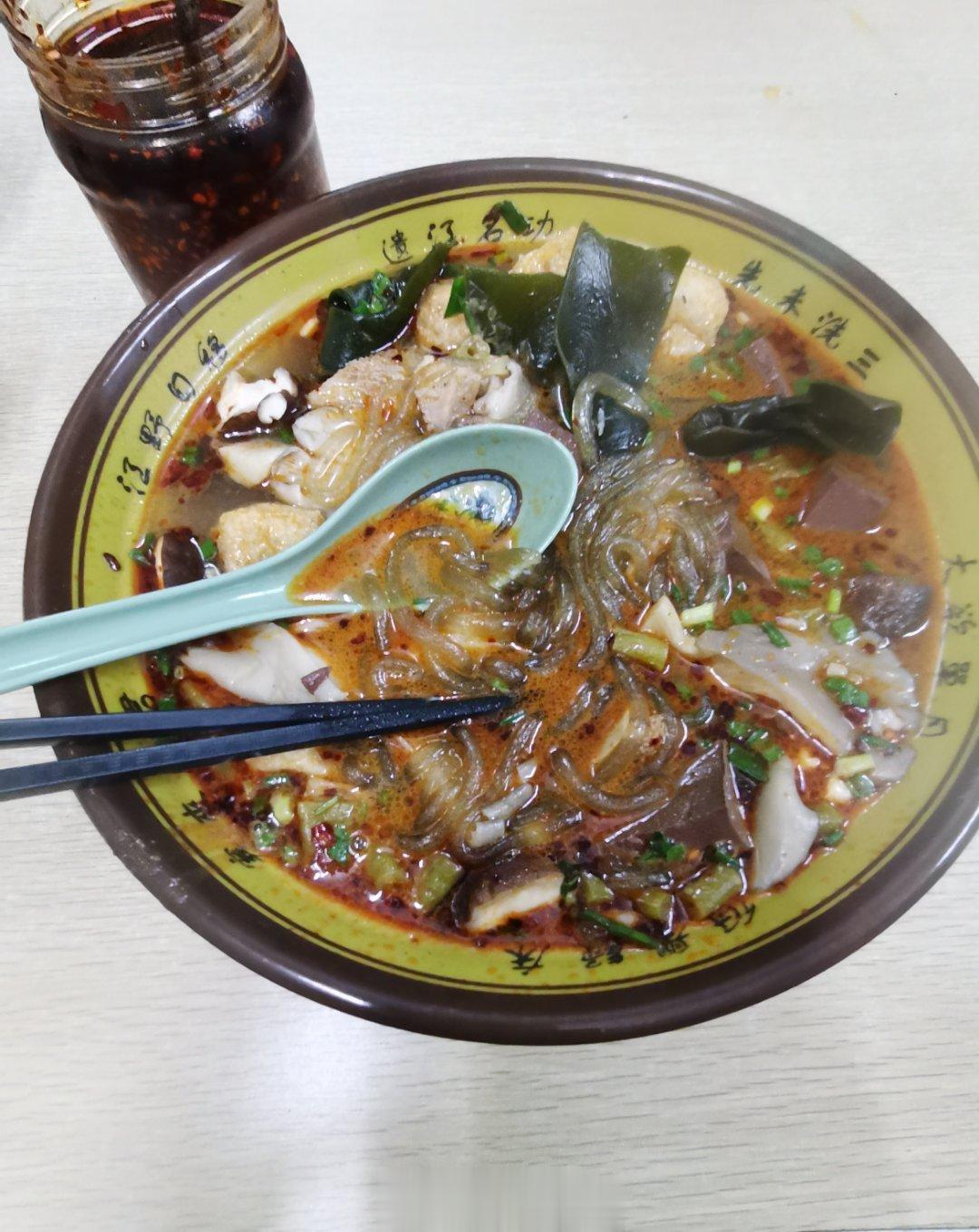 大晚上的突然饿了，来个麻辣烫！ ​​​