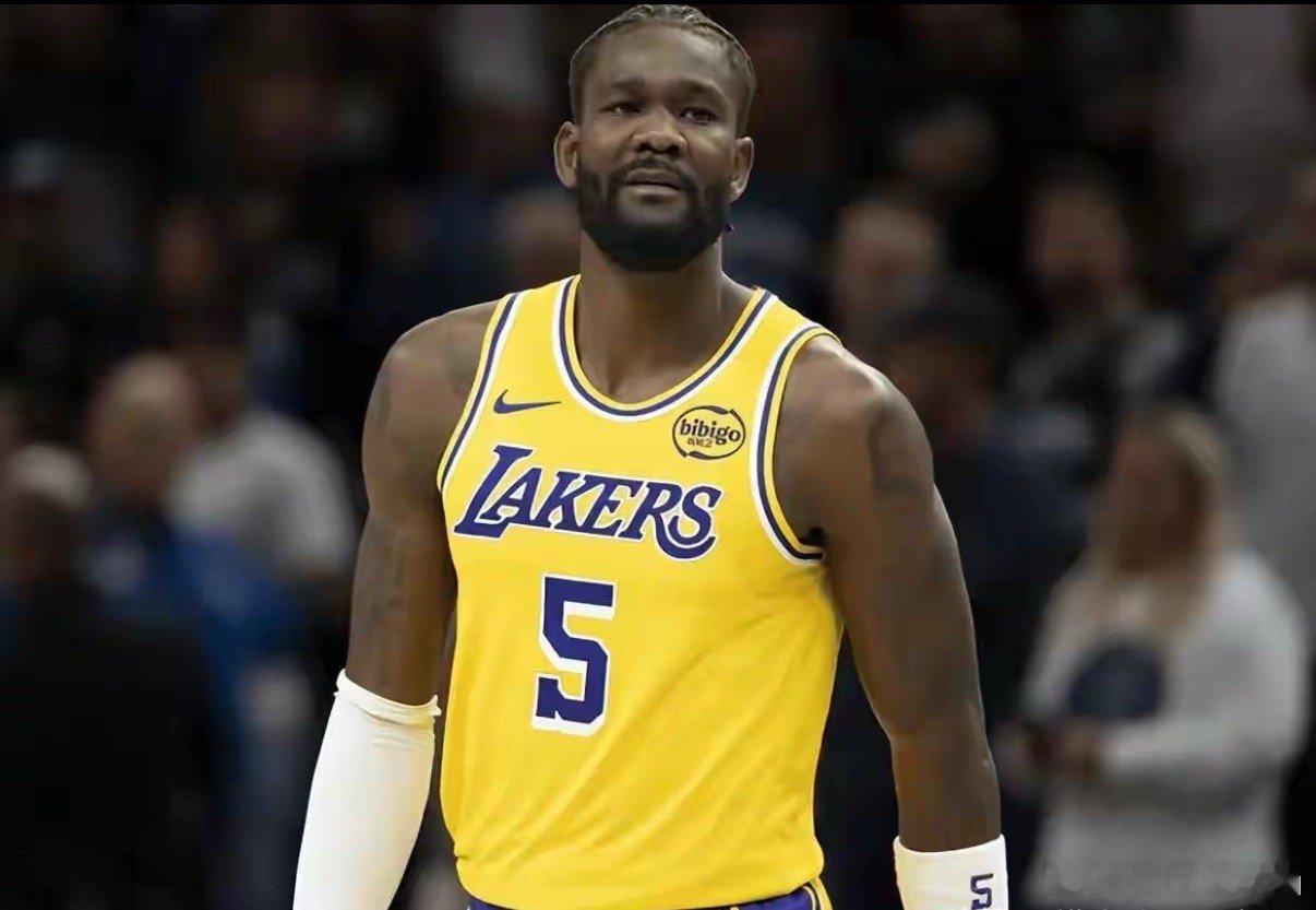 艾顿真是太适配现在的湖人了相较于浓眉，艾顿可谓是极具性价比浓眉5000多万的年薪