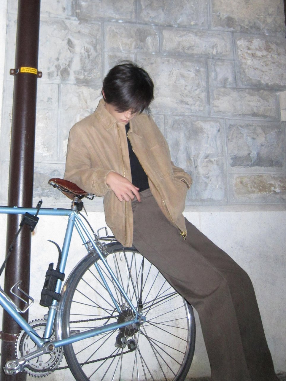 喜欢瘦瘦骨头路过带着寒气的少年四 