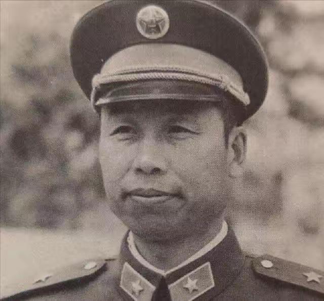 他是老山战场上唯一没熬出将军的师长，只因对着首长喊出“战士在前方流的是血，不是水