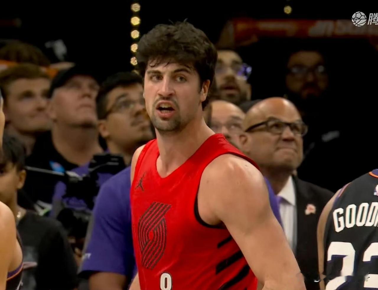 开拓者晋级，阿夫迪亚杀死比赛！！！狄龙6犯被罚下！

阿夫迪亚这一球真的是打出了