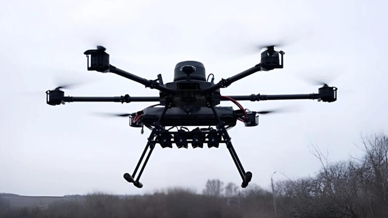 乌克兰在迪拜航展首发全球首款3D打印无人机拦截机P1-Sun 🚀🇺🇦✈️