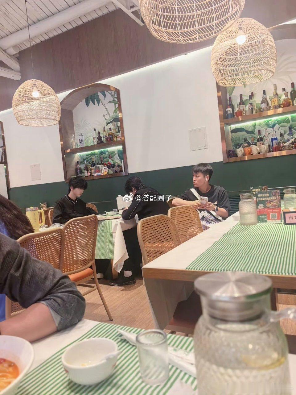 张桂源张函瑞一起外出拍摄张桂源张函瑞外出拍摄没个双人舞台好像都有外出拍摄 