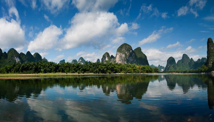 穿越山水画卷，品味地道美食，感受桂林别样风情～ 