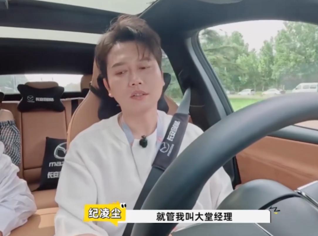孟鹤堂相声是在哪学的呢？被问到这个问题，孟鹤堂调皮了，表示是在马场和饭店学的。在