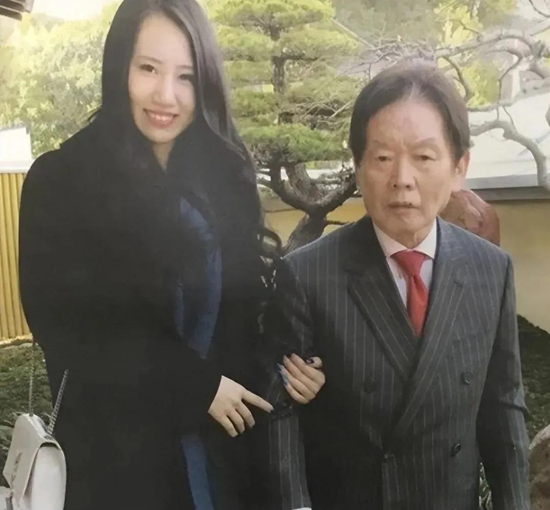 日本有个老男人，叫野崎幸助，一辈子砸了快4亿人民币，有过交集的女人多达 4000