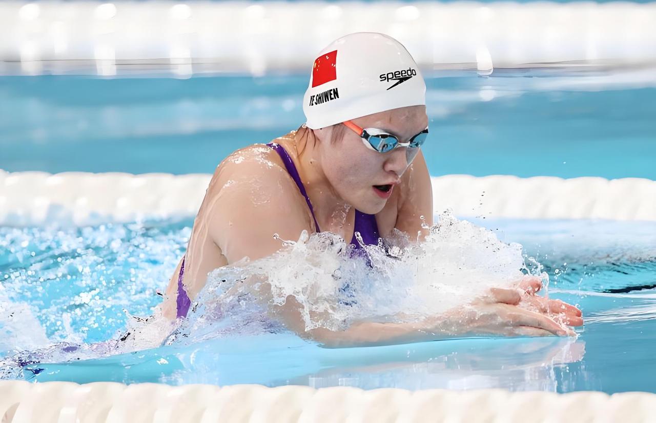 泳教头｜泳讲堂：蛙泳拉高前冲，游得快还不累
 
很多泳友蛙泳总游不快、越游越累，