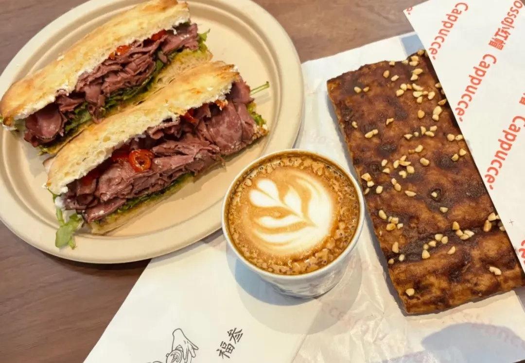 城市更新【16个院落连片焕新，看西兴隆街这些新变化→】在东城，城市更新项目既留存