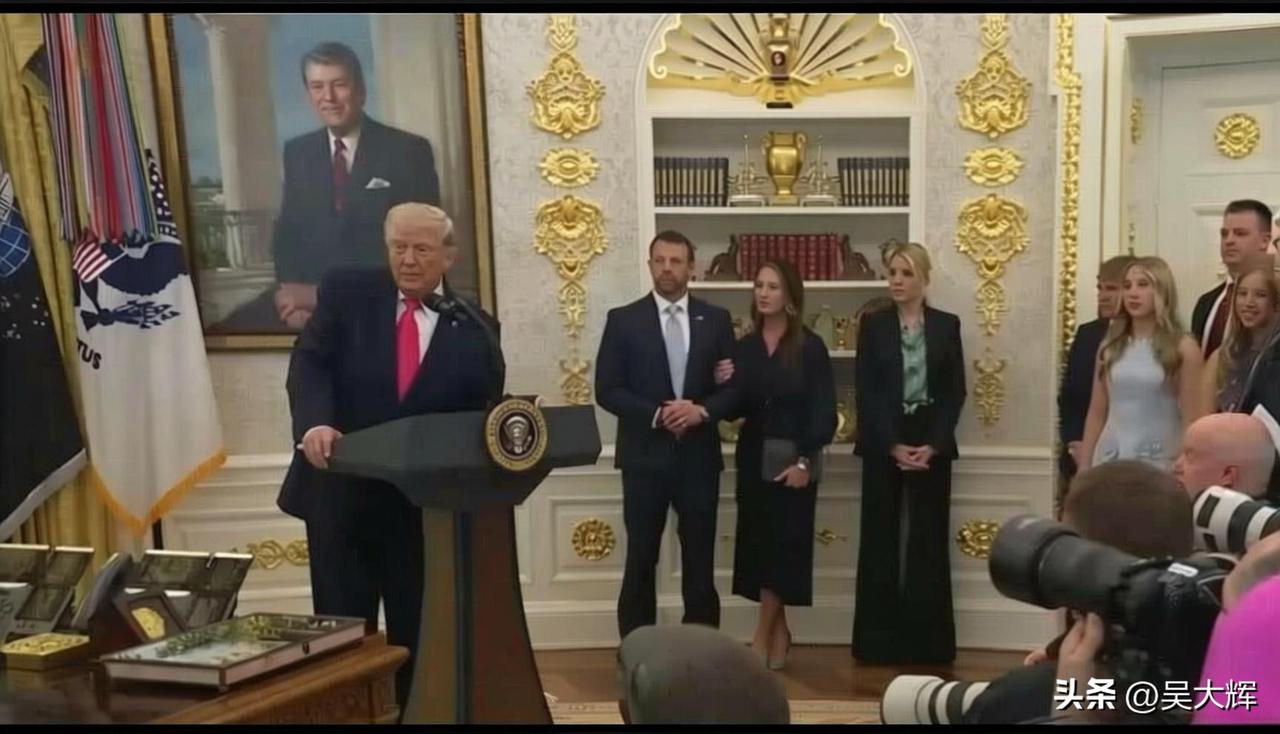 特朗普向记者表示，美国与伊朗的谈判由总统特使维特科夫、国务卿卢比奥以及副总统万斯