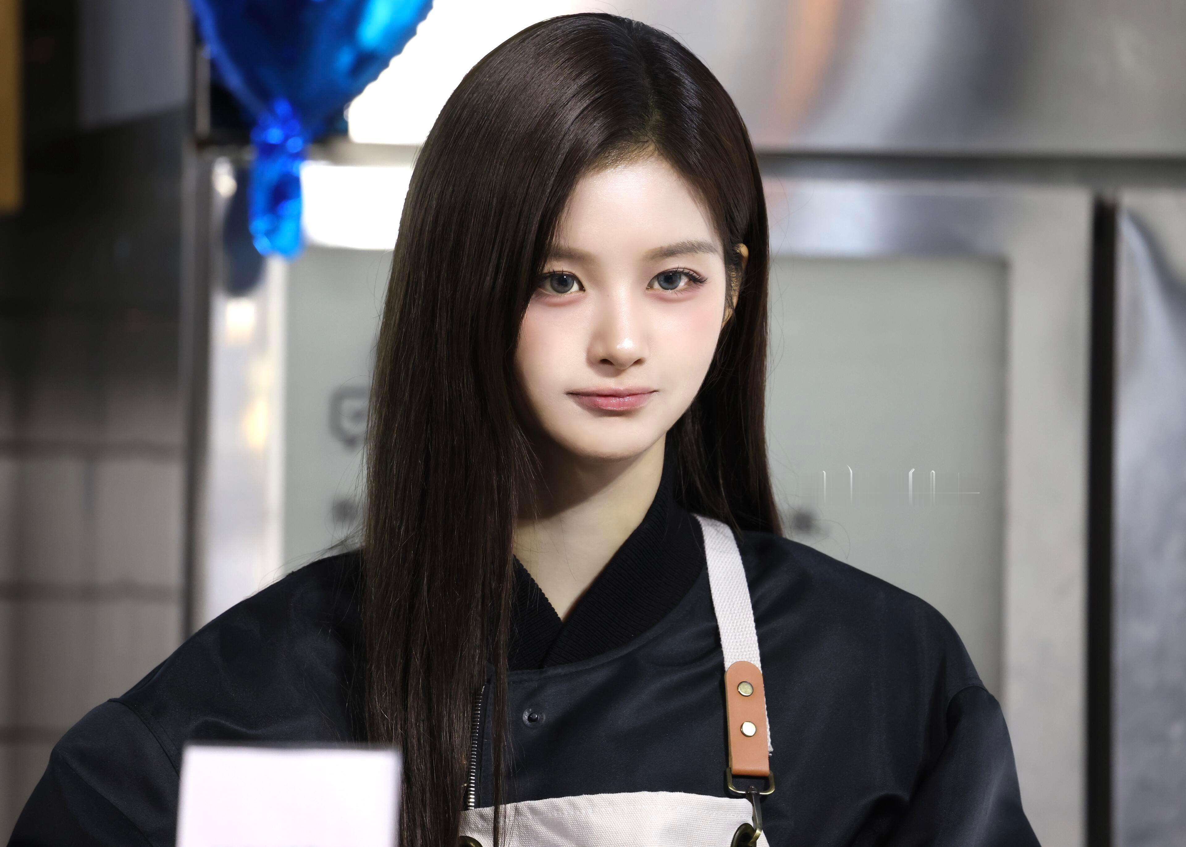 像我用美图秀秀把高颅顶和头包脸效果拉满 怎么有人在镜头里天生就能是这种效果…. 