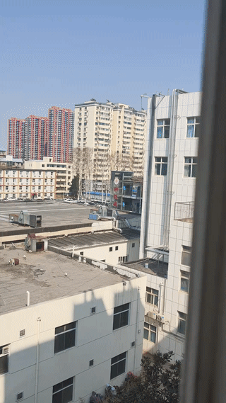 这家医院的名字是不是有点不规范啊！
怎么看都有点别扭？
难道不应该叫:某某“精神