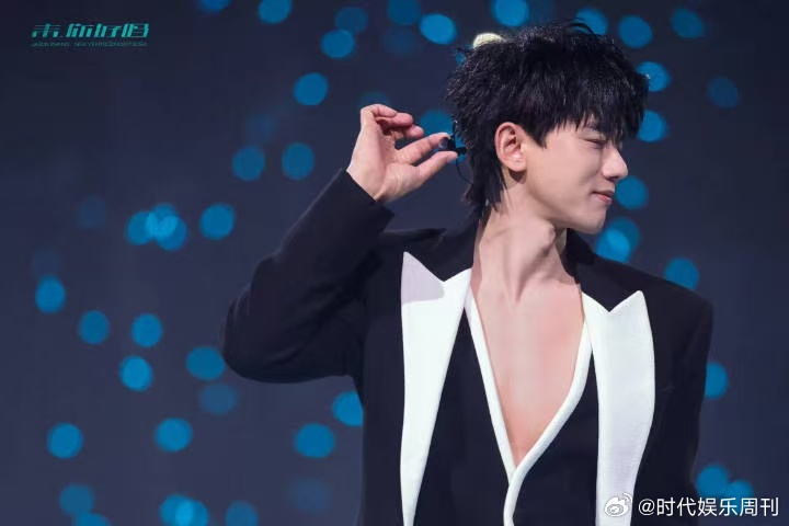 悬吊音响系统被同行借鉴，舞美标准看齐亚运。张杰鸟巢演唱会，正在重新定义华语演出的