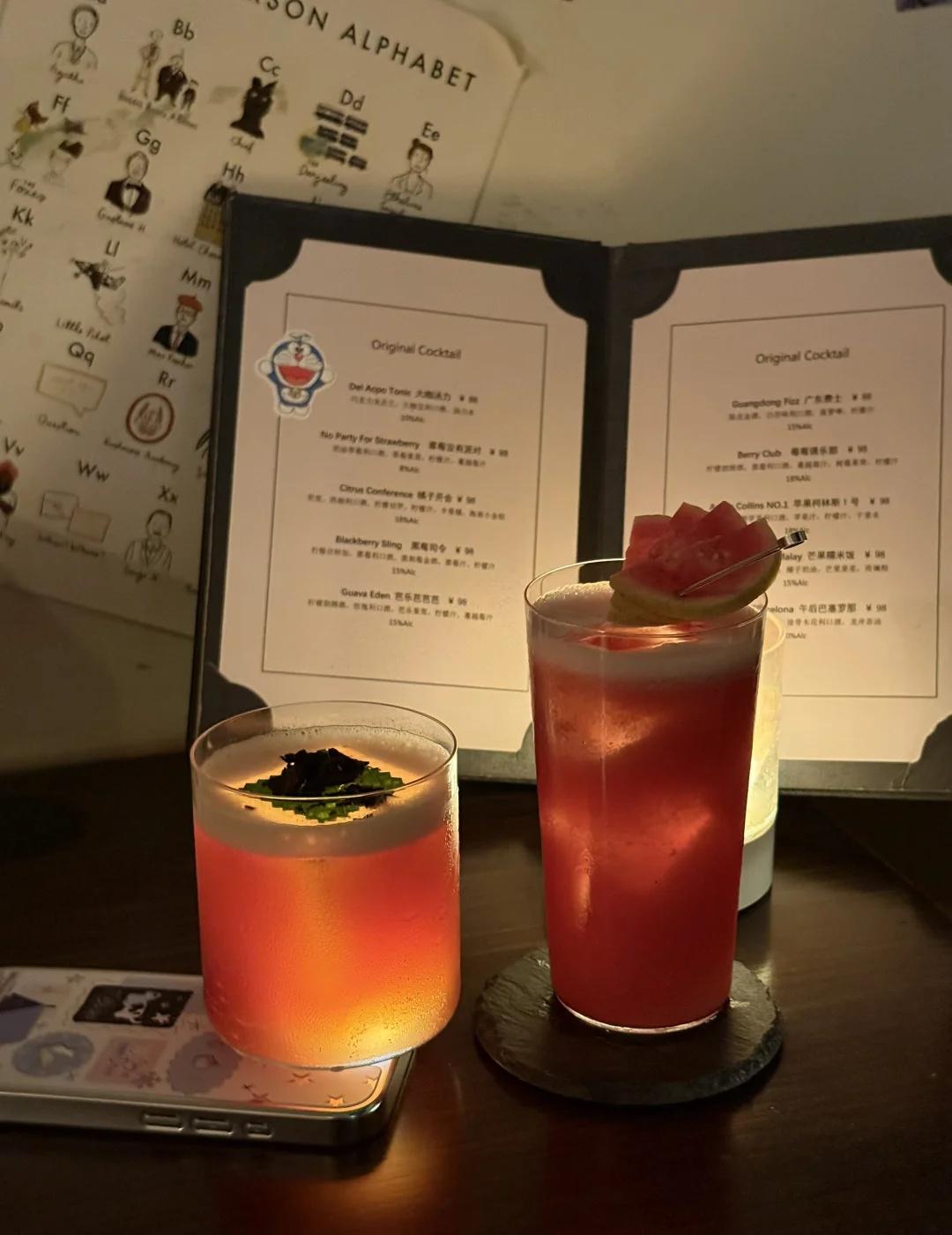 广州六运最喜欢的小众bar！！！！！n刷了……
松弛感拉满的一家小酒吧🍸 连歌
