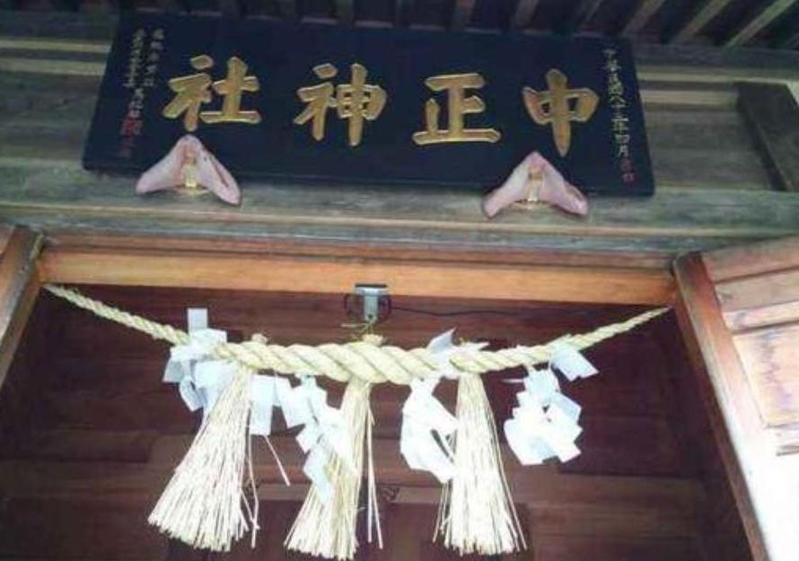 赵少康怼郑丽文真够狠，直接问蒋介石集团非常亲日你敢说吗？中国人被日本侵略屠杀，为