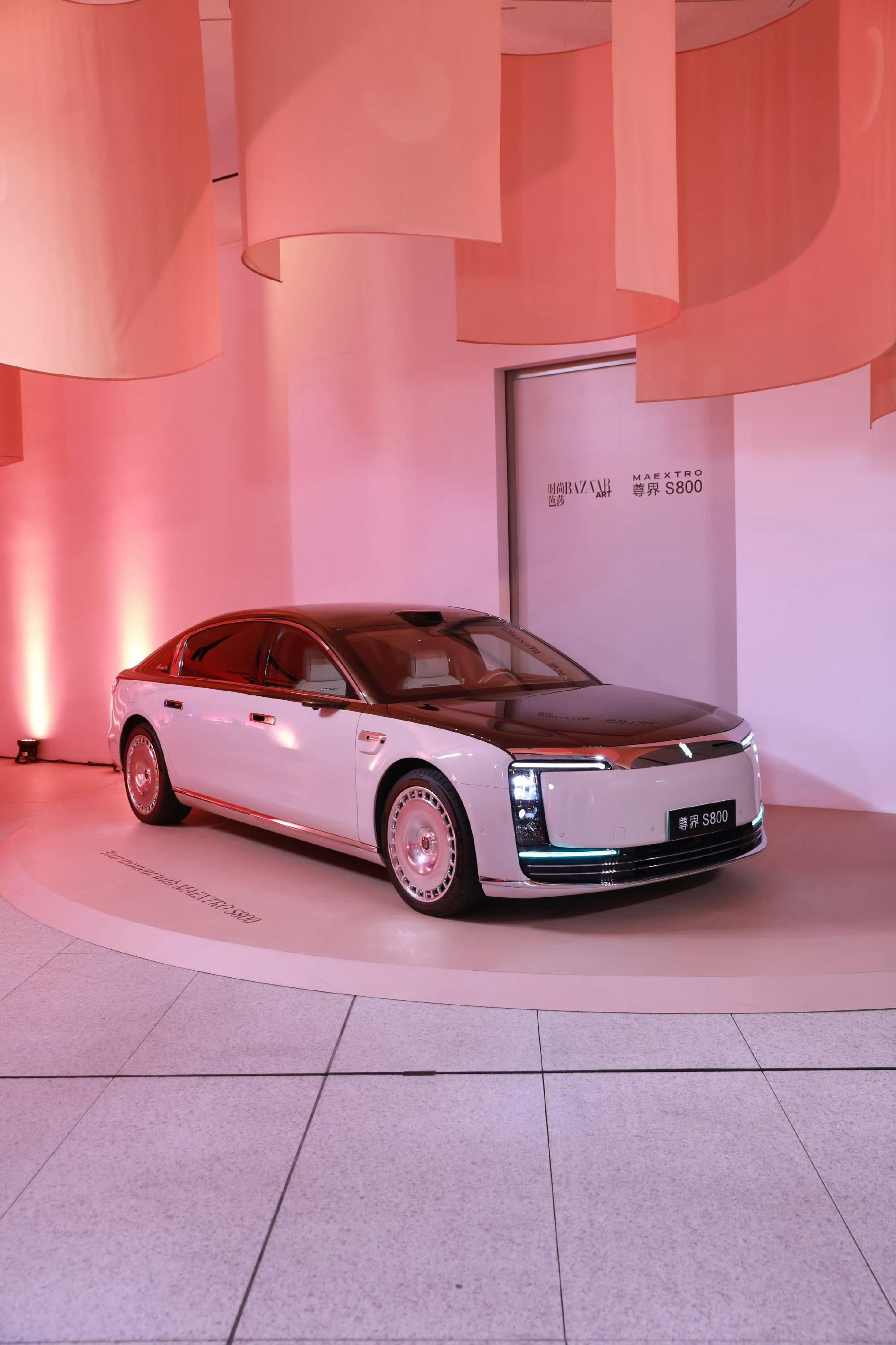 内娱教科书级下车名场面内娱明星下车从从容容游刃有余 谁没被尊界S800里的细节打