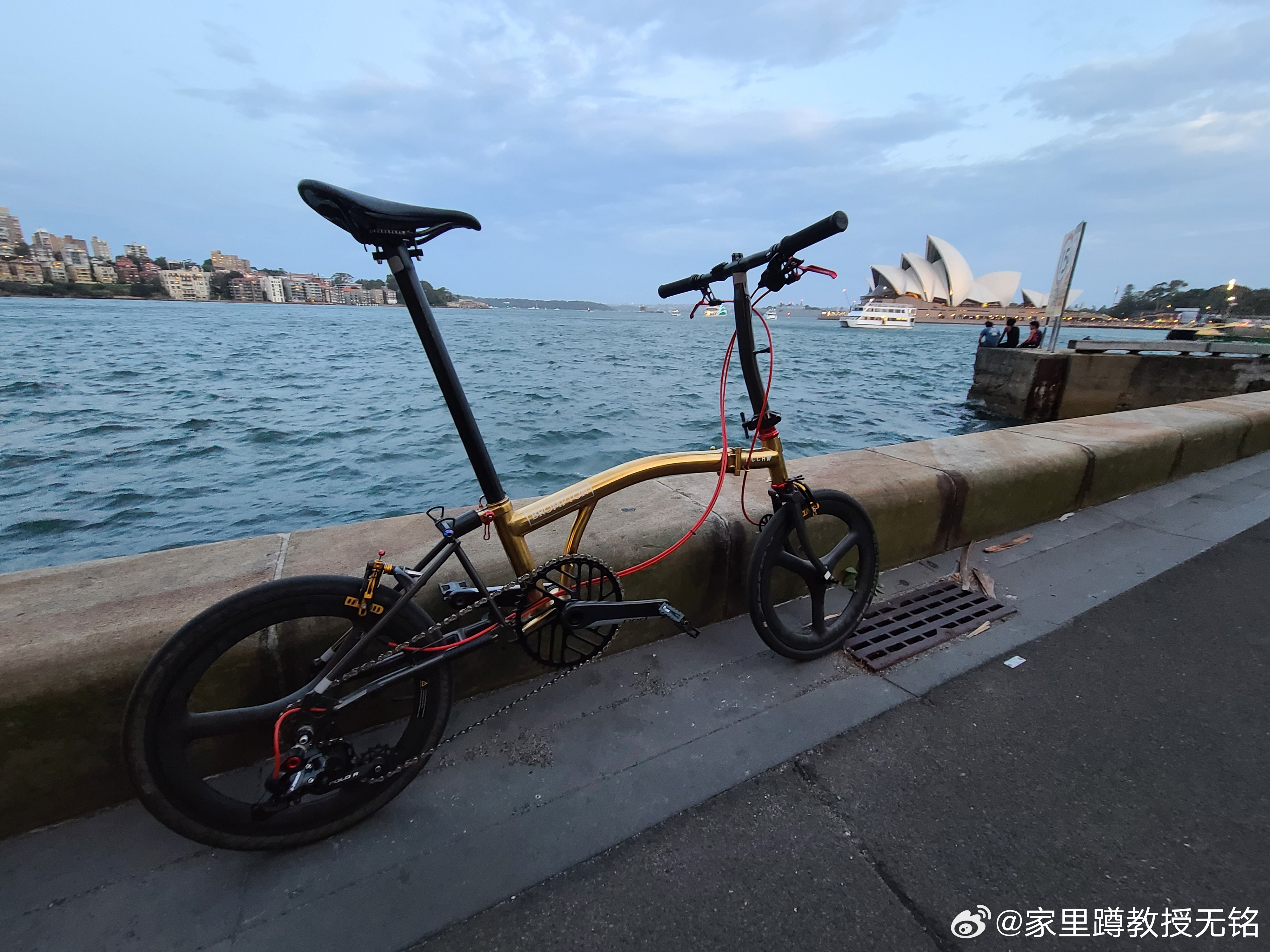 骑着车在悉尼随便转了5个小时，一些体验：1. 悉尼市中心没有自行车道，骑车的人不