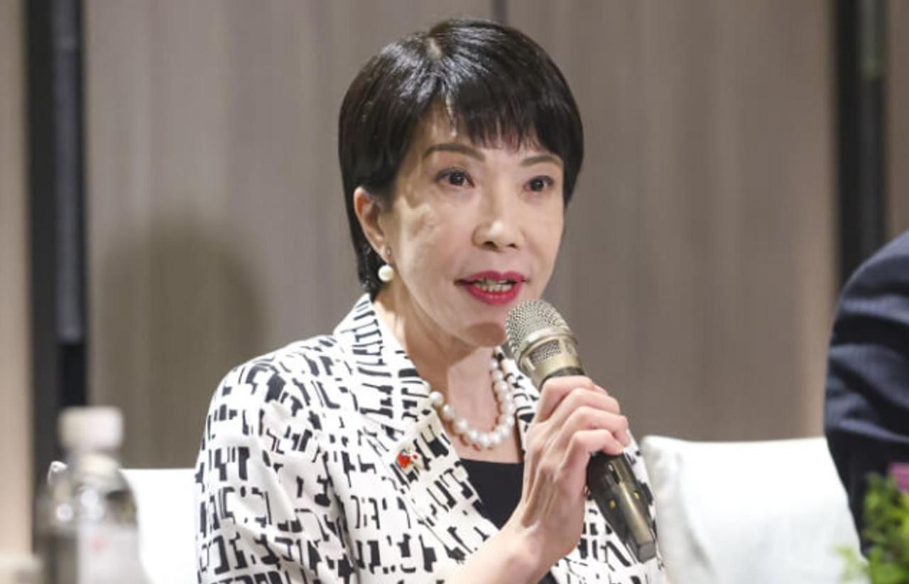 高市早苗只用了短短十天，就成功让日本周边邻国集体变脸。
这位新首相的一系列疯狂挑