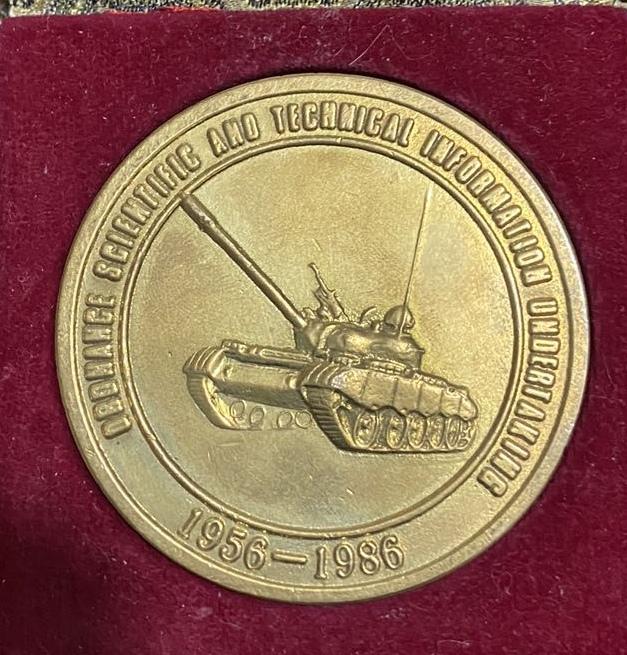 兵工科学技术情报事业创建三十周年
（1956一1986）