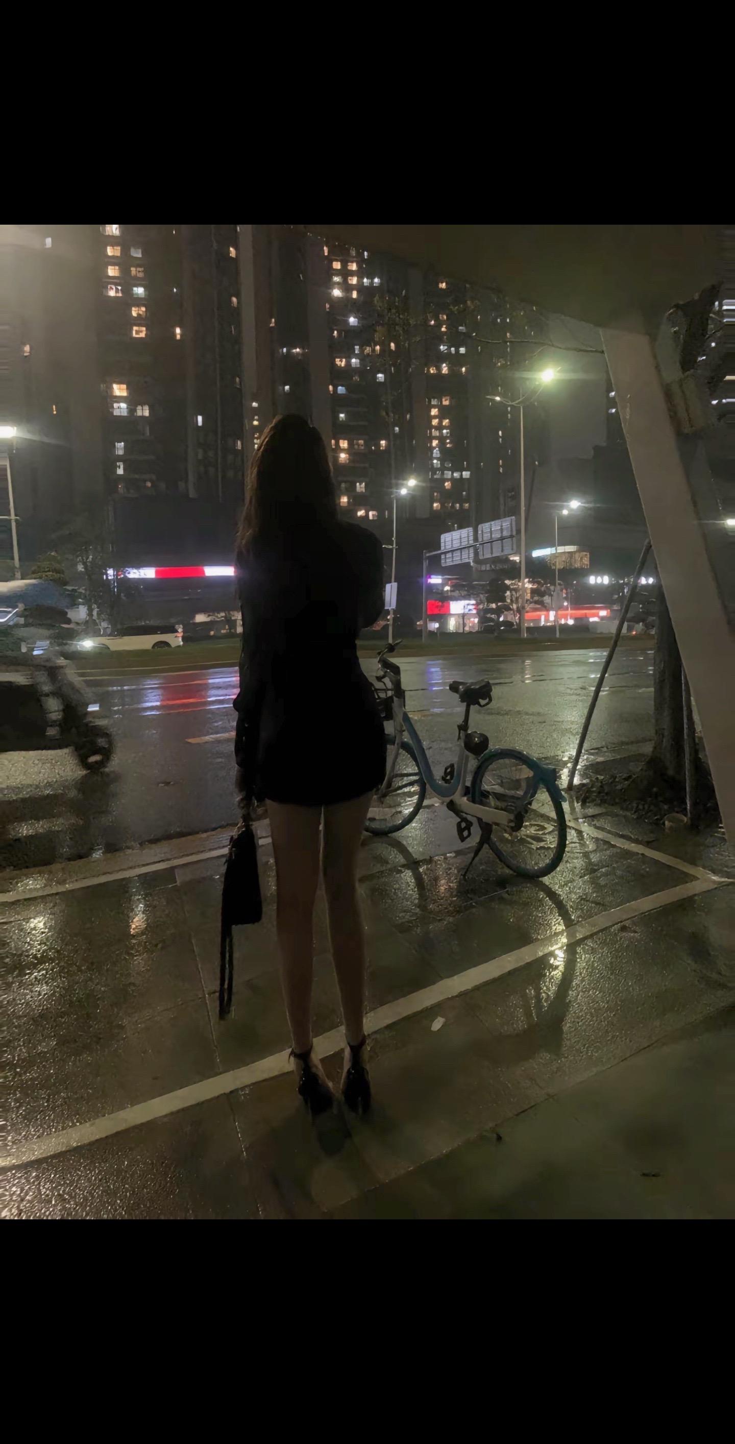风大雨大的夜晚 工作完都要安全回家好吗