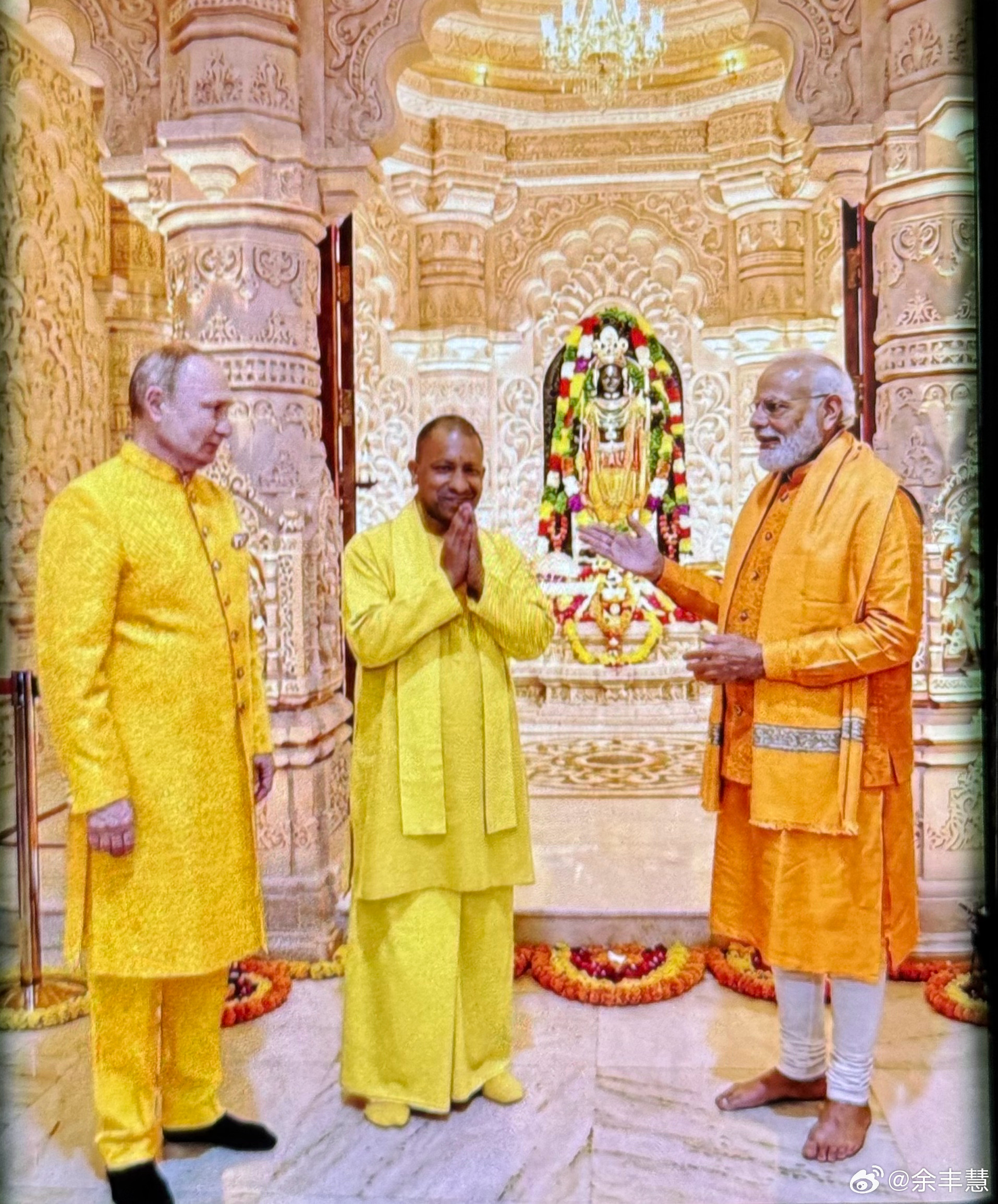 印度朋友们经常在消息框里发送这类制作精美的修图，这份心意特别温暖。感谢印度，带来