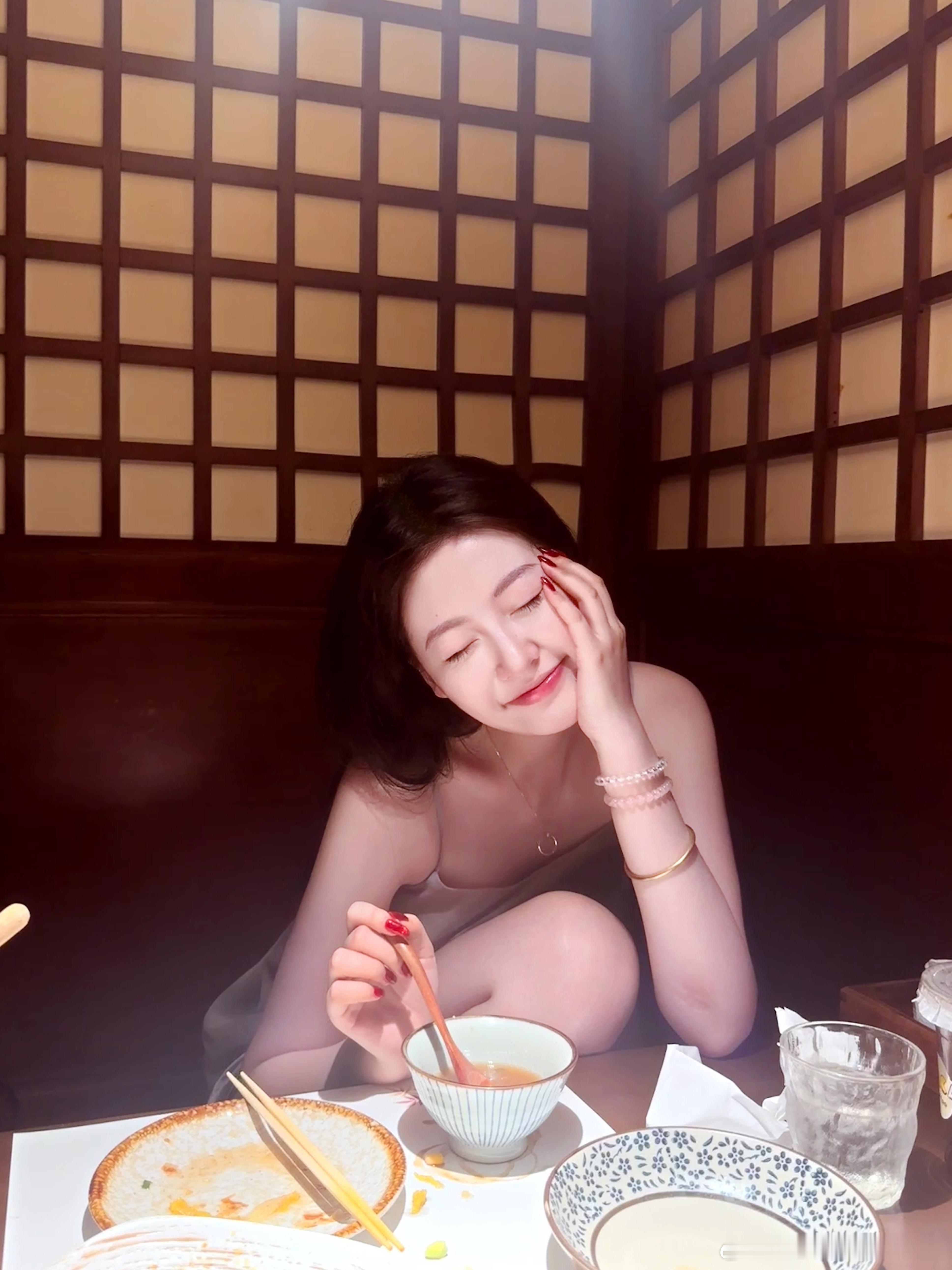 你总问别人好不好 你呢 你好不好  ​​​