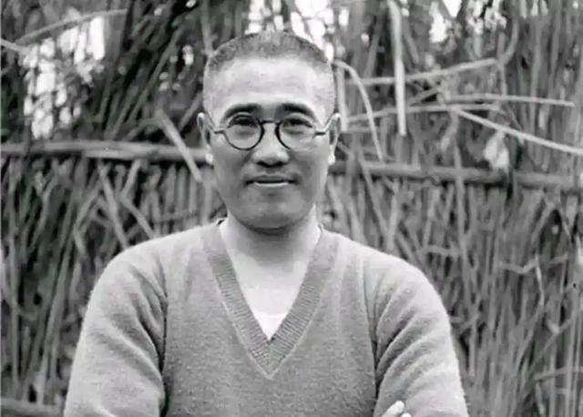 1948年廖耀湘被俘后，刘亚楼设宴款待，可宴上他傲慢无礼，将酒杯摔在地上，破口大
