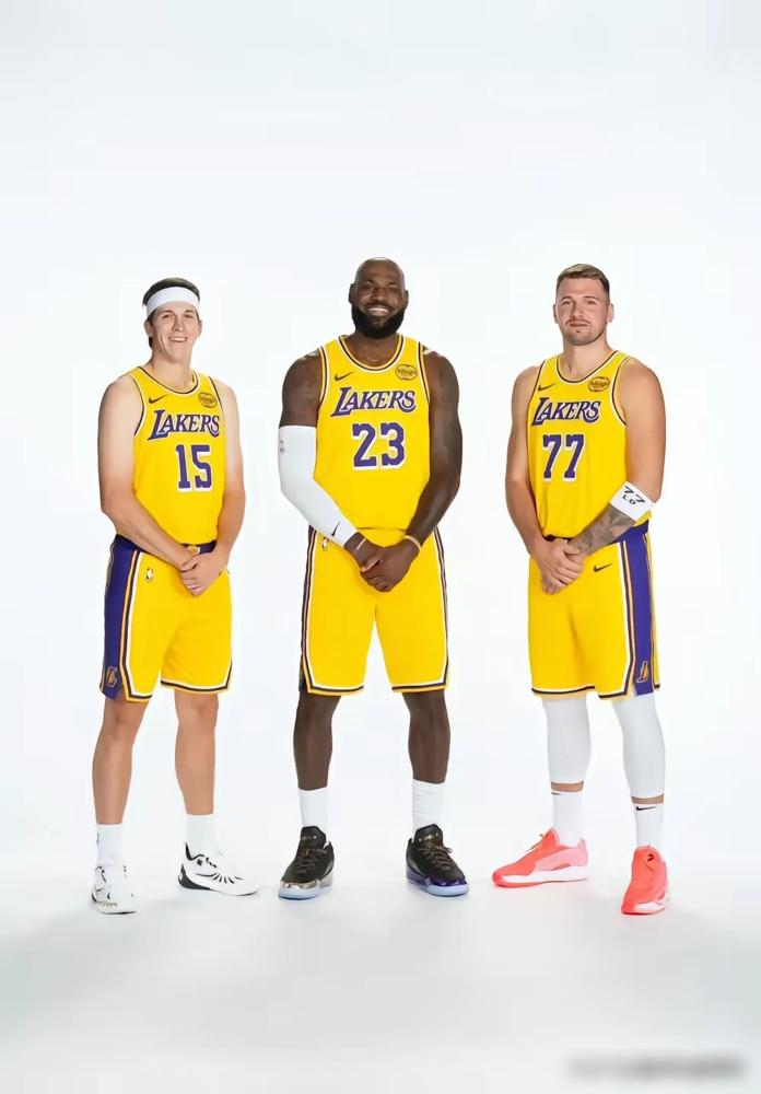 湖人疯了！41岁的詹姆斯复出，眼睁睁看着东契奇砍51分，自己竟只出手13次。