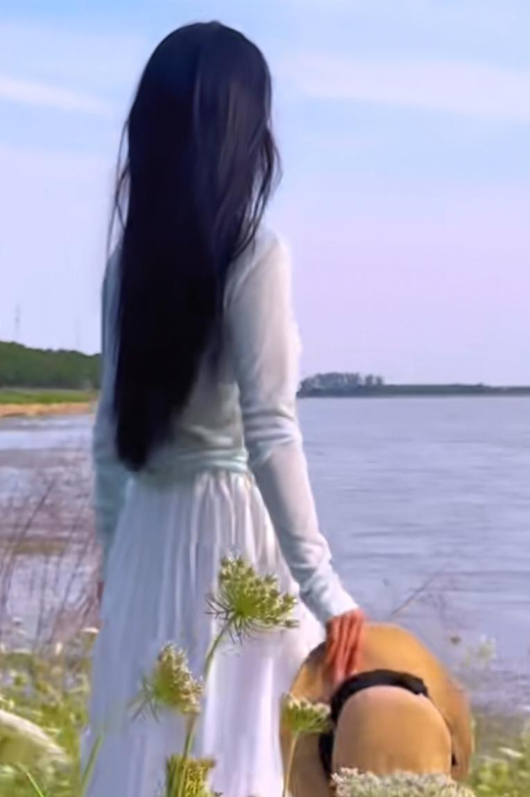 年龄越大，越相信轮回，越相信因果，因为看到的听到的很多的事情都隐隐约约会遵循这个