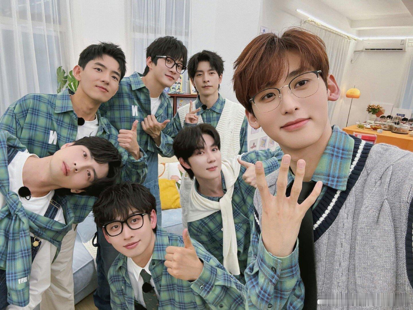 名侦探学院9名学9虽然很期待。但还是感觉少了点什么，原来是人再也凑不齐了 