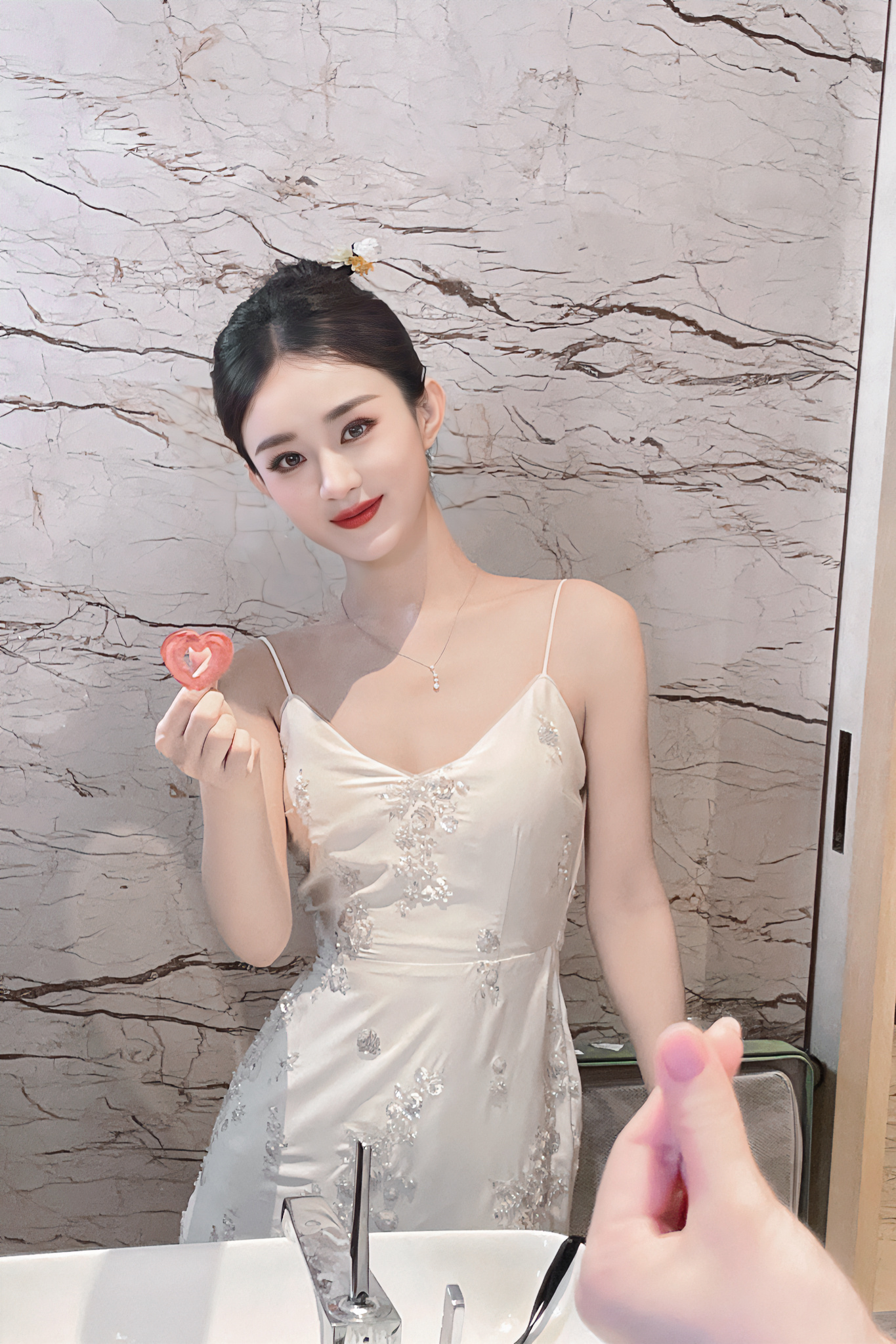 赵丽颖电影澎湖海战 zly赵丽颖黄和娘“冷暖气流的相遇总带着泪水,而我遇见你则是