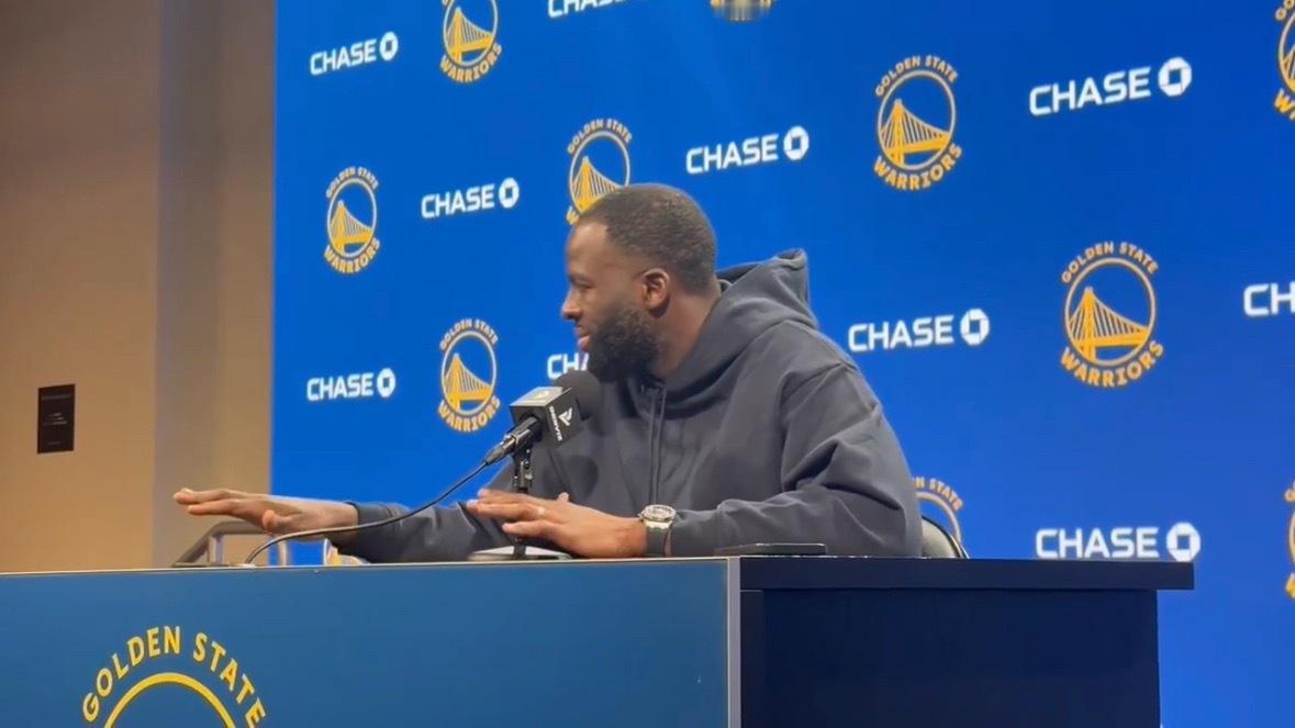 追梦赛后格林在第四节重返替补席后说道：“我会随时为我的队友们效力。我永远不会放弃