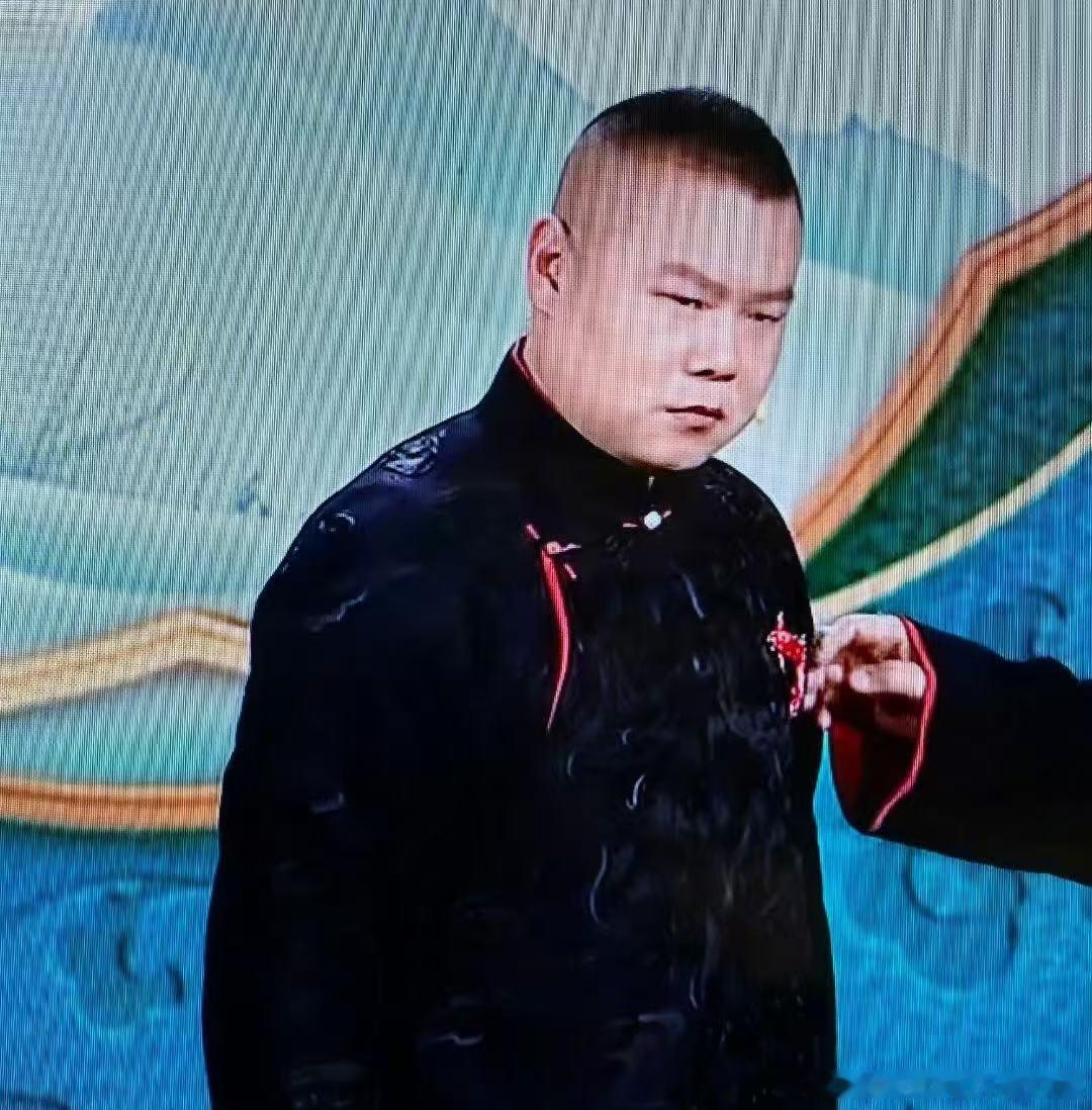 岳云鹏孔云龙一个上春晚一个进医院  同起点的岳云鹏和孔云龙，在大年三十命运截然不