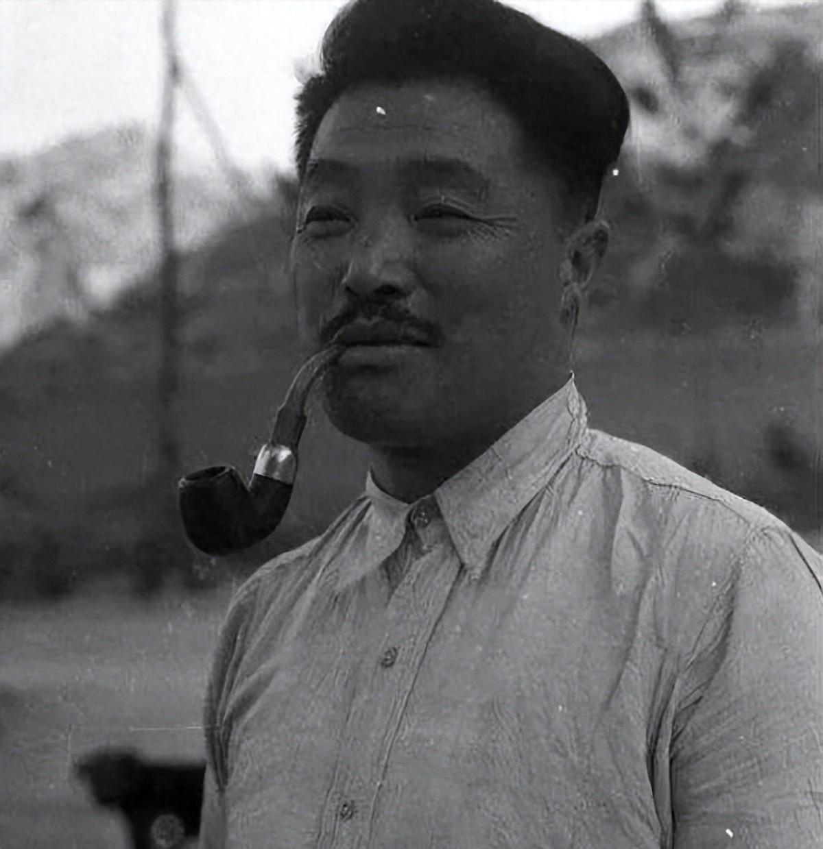 1963年，贺龙独子没考上清华，找父亲求助，贺龙：我去学校找个人
“不行，差了十