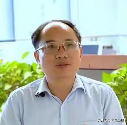 资料显示，江苏科技大学“首席科学家”郭伟有一个毕业学校是“澳大利亚卧龙岗大学”。