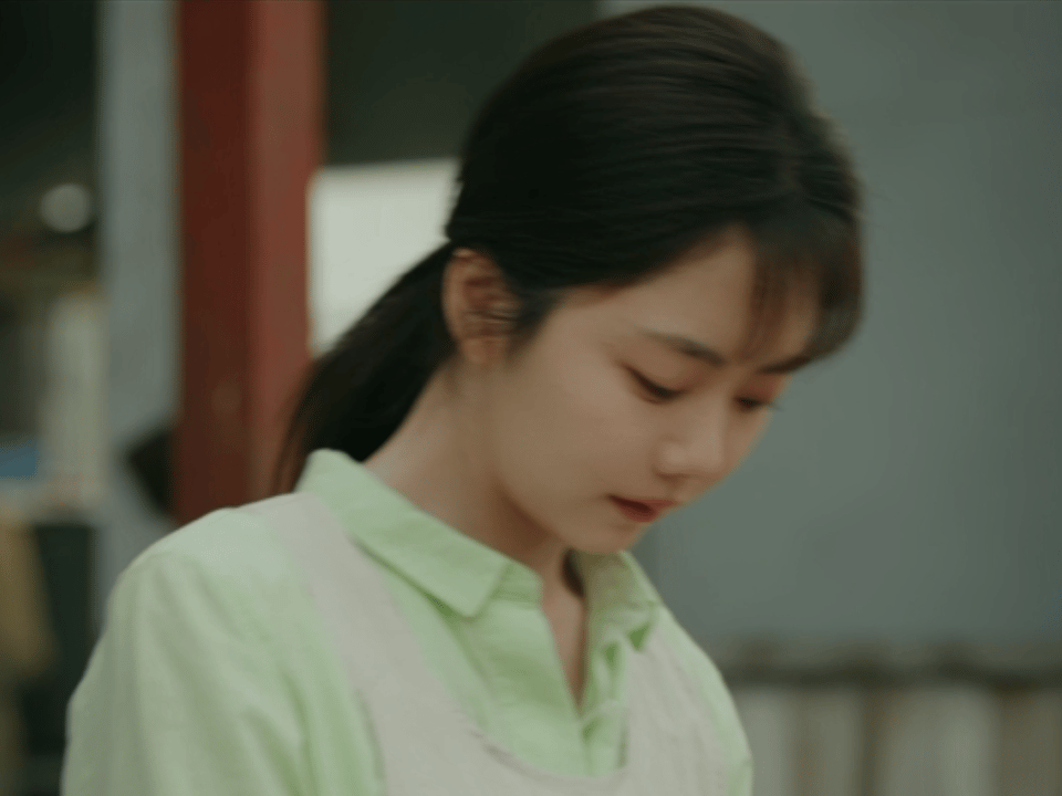 那些打不倒方婉之的先别打了电视剧我的山与海 刷到方婉之深夜咽下委屈第二天继续打工